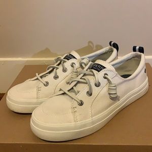 Sperry tip-sider size 6
